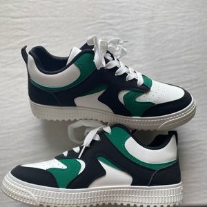 Women’s color block sneakers dark green and black